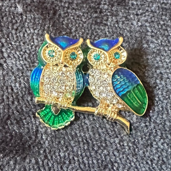 Brooch - Picture 2 of 2